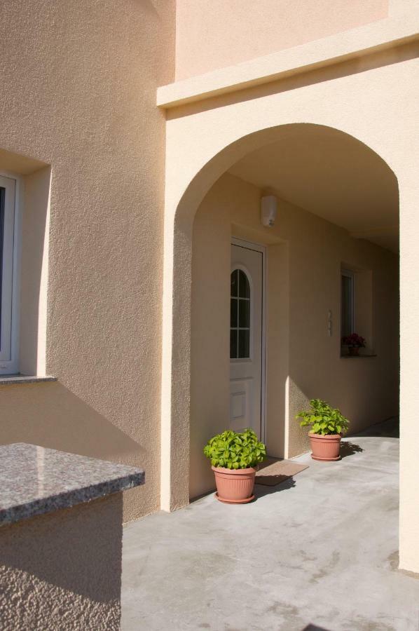 Apartment Viveniti Klenovica Eksteriør billede