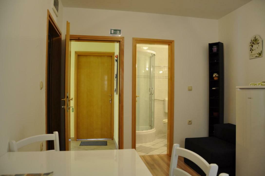 Apartment Viveniti Klenovica Eksteriør billede